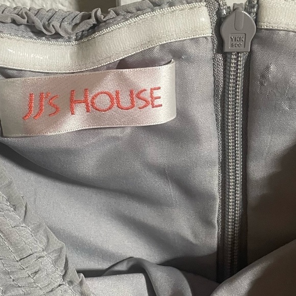 JJ House Silver A-line Off The Shoulder Chiffon Dress With Front Split Sz 2 - Picture 3 of 5